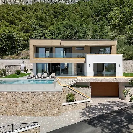 Marta - Luxury Villa *